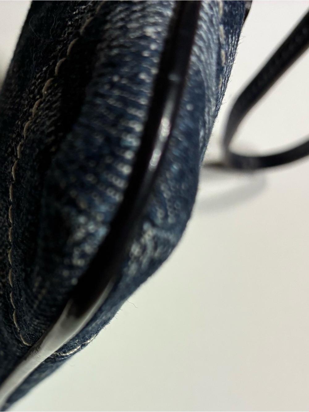 Coach Poppy Blue Signature
Denim/Leather Wristlet - Picture 7 of 16